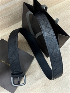 {{productViewItem.photos[photoViewList.activeNavIndex].Alt || productViewItem.photos[photoViewList.activeNavIndex].Description || 'Ремень LV'}}