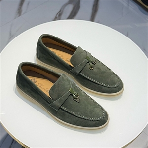 {{productViewItem.photos[photoViewList.activeNavIndex].Alt || productViewItem.photos[photoViewList.activeNavIndex].Description || 'Лоферы LORO PIANA'}}
