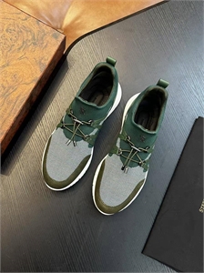 {{productViewItem.photos[photoViewList.activeNavIndex].Alt || productViewItem.photos[photoViewList.activeNavIndex].Description || 'Текстильные кроссовки SR'}}