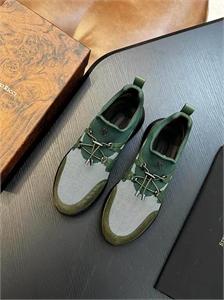 {{productViewItem.photos[photoViewList.activeNavIndex].Alt || productViewItem.photos[photoViewList.activeNavIndex].Description || 'Текстильные кроссовки SR'}}