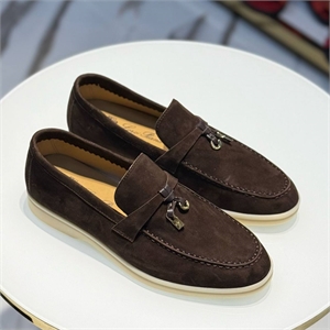 {{productViewItem.photos[photoViewList.activeNavIndex].Alt || productViewItem.photos[photoViewList.activeNavIndex].Description || 'Лоферы LORO PIANA'}}