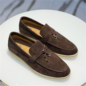 {{productViewItem.photos[photoViewList.activeNavIndex].Alt || productViewItem.photos[photoViewList.activeNavIndex].Description || 'Лоферы LORO PIANA'}}