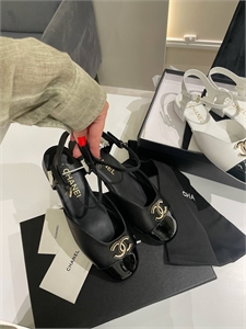 {{productViewItem.photos[photoViewList.activeNavIndex].Alt || productViewItem.photos[photoViewList.activeNavIndex].Description || 'Балетки CHANEL'}}