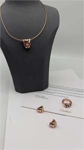 {{productViewItem.photos[photoViewList.activeNavIndex].Alt || productViewItem.photos[photoViewList.activeNavIndex].Description || 'Колье CARTIER'}}