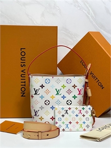 {{productViewItem.photos[photoViewList.activeNavIndex].Alt || productViewItem.photos[photoViewList.activeNavIndex].Description || 'Сумка LOUIS VUITTON'}}