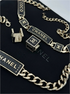 {{productViewItem.photos[photoViewList.activeNavIndex].Alt || productViewItem.photos[photoViewList.activeNavIndex].Description || 'Серьги CHANEL'}}