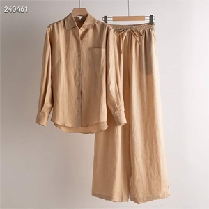 {{productViewItem.photos[photoViewList.activeNavIndex].Alt || productViewItem.photos[photoViewList.activeNavIndex].Description || 'Костюм из льна LORO PIANA'}}