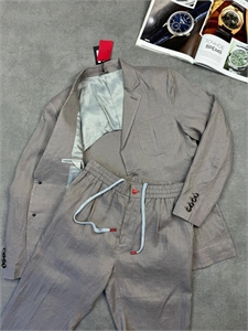 {{productViewItem.photos[photoViewList.activeNavIndex].Alt || productViewItem.photos[photoViewList.activeNavIndex].Description || 'Льняной костюм KITON'}}