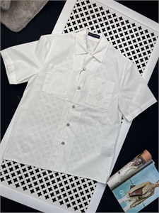 {{productViewItem.photos[photoViewList.activeNavIndex].Alt || productViewItem.photos[photoViewList.activeNavIndex].Description || 'Рубашка LV'}}