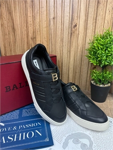 {{productViewItem.photos[photoViewList.activeNavIndex].Alt || productViewItem.photos[photoViewList.activeNavIndex].Description || 'Кеды BALLY'}}