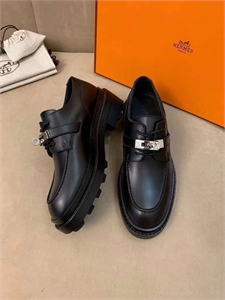 {{productViewItem.photos[photoViewList.activeNavIndex].Alt || productViewItem.photos[photoViewList.activeNavIndex].Description || 'Лоферы HERMES'}}