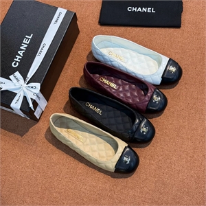 {{productViewItem.photos[photoViewList.activeNavIndex].Alt || productViewItem.photos[photoViewList.activeNavIndex].Description || 'Балетки CHANEL'}}