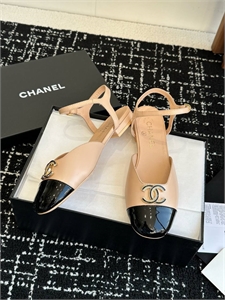 {{productViewItem.photos[photoViewList.activeNavIndex].Alt || productViewItem.photos[photoViewList.activeNavIndex].Description || 'Балетки CHANEL'}}