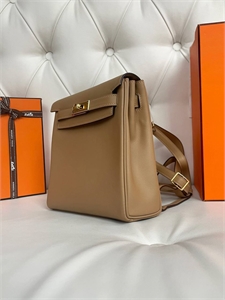 {{productViewItem.photos[photoViewList.activeNavIndex].Alt || productViewItem.photos[photoViewList.activeNavIndex].Description || 'Рюкзак HERMES 22 см'}}