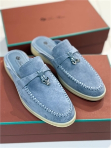{{productViewItem.photos[photoViewList.activeNavIndex].Alt || productViewItem.photos[photoViewList.activeNavIndex].Description || 'Мюли LORO PIANA'}}