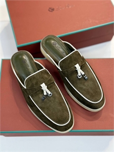 {{productViewItem.photos[photoViewList.activeNavIndex].Alt || productViewItem.photos[photoViewList.activeNavIndex].Description || 'Мюли LORO PIANA'}}