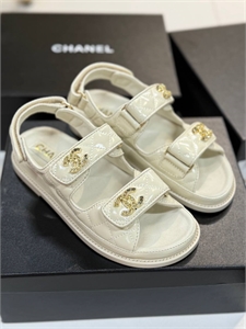 {{productViewItem.photos[photoViewList.activeNavIndex].Alt || productViewItem.photos[photoViewList.activeNavIndex].Description || 'Сандалии CHANEL'}}