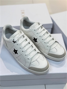{{productViewItem.photos[photoViewList.activeNavIndex].Alt || productViewItem.photos[photoViewList.activeNavIndex].Description || 'Кеды DIOR'}}