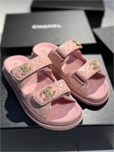 {{productViewItem.photos[photoViewList.activeNavIndex].Alt || productViewItem.photos[photoViewList.activeNavIndex].Description || 'Сандалии CHANEL'}}