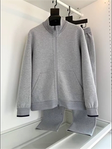 {{productViewItem.photos[photoViewList.activeNavIndex].Alt || productViewItem.photos[photoViewList.activeNavIndex].Description || 'Костюм BRIONI'}}