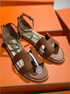 {{productViewItem.photos[photoViewList.activeNavIndex].Alt || productViewItem.photos[photoViewList.activeNavIndex].Description || 'Сандалии HERMES'}}