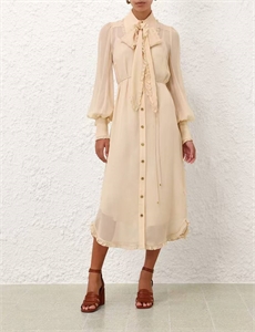 {{productViewItem.photos[photoViewList.activeNavIndex].Alt || productViewItem.photos[photoViewList.activeNavIndex].Description || 'Платье ZIMMERMANN'}}