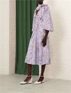 {{productViewItem.photos[photoViewList.activeNavIndex].Alt || productViewItem.photos[photoViewList.activeNavIndex].Description || 'Платье ZIMMERMANN'}}