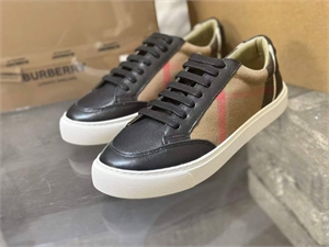 {{productViewItem.photos[photoViewList.activeNavIndex].Alt || productViewItem.photos[photoViewList.activeNavIndex].Description || 'Кеды BURBERRY'}}