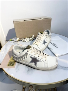 {{productViewItem.photos[photoViewList.activeNavIndex].Alt || productViewItem.photos[photoViewList.activeNavIndex].Description || 'Кеды  GOLDEN GOOSE'}}