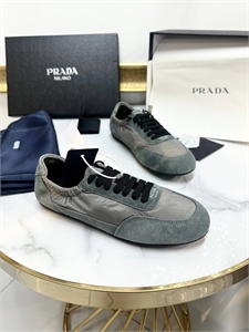 {{productViewItem.photos[photoViewList.activeNavIndex].Alt || productViewItem.photos[photoViewList.activeNavIndex].Description || 'Кроссовки PRADA'}}