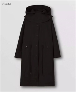 {{productViewItem.photos[photoViewList.activeNavIndex].Alt || productViewItem.photos[photoViewList.activeNavIndex].Description || 'Тренч BURBERRY'}}