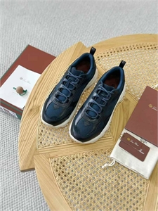 {{productViewItem.photos[photoViewList.activeNavIndex].Alt || productViewItem.photos[photoViewList.activeNavIndex].Description || 'Кроссовки LP'}}