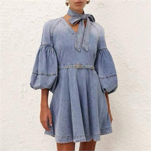 {{productViewItem.photos[photoViewList.activeNavIndex].Alt || productViewItem.photos[photoViewList.activeNavIndex].Description || 'Платье ZIMMERMANN'}}