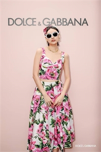 {{productViewItem.photos[photoViewList.activeNavIndex].Alt || productViewItem.photos[photoViewList.activeNavIndex].Description || 'Костюм DG'}}