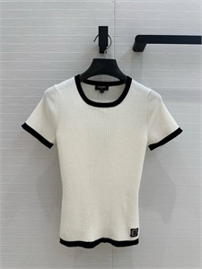 {{productViewItem.photos[photoViewList.activeNavIndex].Alt || productViewItem.photos[photoViewList.activeNavIndex].Description || 'Кофта  CHANEL'}}