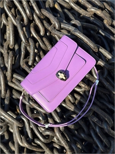 {{productViewItem.photos[photoViewList.activeNavIndex].Alt || productViewItem.photos[photoViewList.activeNavIndex].Description || 'Сумка BVLGARI'}}