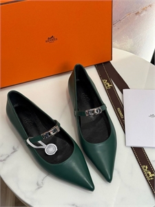 {{productViewItem.photos[photoViewList.activeNavIndex].Alt || productViewItem.photos[photoViewList.activeNavIndex].Description || 'Туфли HERMES'}}