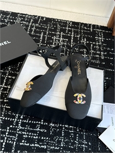 {{productViewItem.photos[photoViewList.activeNavIndex].Alt || productViewItem.photos[photoViewList.activeNavIndex].Description || 'Балетки CHANEL'}}