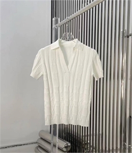 {{productViewItem.photos[photoViewList.activeNavIndex].Alt || productViewItem.photos[photoViewList.activeNavIndex].Description || 'Кофта HERMES'}}