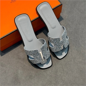 {{productViewItem.photos[photoViewList.activeNavIndex].Alt || productViewItem.photos[photoViewList.activeNavIndex].Description || 'Тапочки HERMES'}}