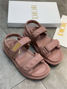 {{productViewItem.photos[photoViewList.activeNavIndex].Alt || productViewItem.photos[photoViewList.activeNavIndex].Description || 'Сандалии DIOR'}}