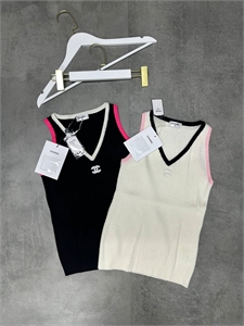 {{productViewItem.photos[photoViewList.activeNavIndex].Alt || productViewItem.photos[photoViewList.activeNavIndex].Description || 'Топ CHANEL'}}