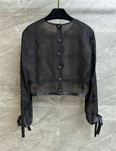 {{productViewItem.photos[photoViewList.activeNavIndex].Alt || productViewItem.photos[photoViewList.activeNavIndex].Description || 'Костюм CHANEL'}}