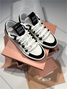 {{productViewItem.photos[photoViewList.activeNavIndex].Alt || productViewItem.photos[photoViewList.activeNavIndex].Description || 'Кроссовки MIU MIU'}}