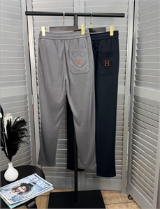 {{productViewItem.photos[photoViewList.activeNavIndex].Alt || productViewItem.photos[photoViewList.activeNavIndex].Description || 'Штаны HERMES'}}