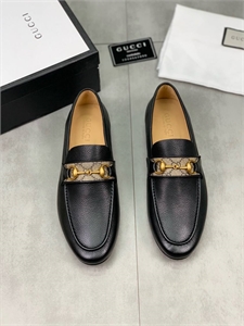 {{productViewItem.photos[photoViewList.activeNavIndex].Alt || productViewItem.photos[photoViewList.activeNavIndex].Description || 'Лоферы GUCCI'}}