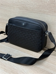 {{productViewItem.photos[photoViewList.activeNavIndex].Alt || productViewItem.photos[photoViewList.activeNavIndex].Description || 'Сумка HERMES'}}