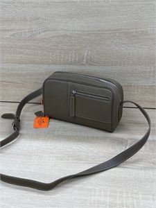 {{productViewItem.photos[photoViewList.activeNavIndex].Alt || productViewItem.photos[photoViewList.activeNavIndex].Description || 'Сумка HERMES'}}