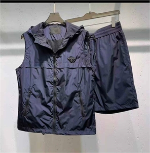 Костюм PRADA 133904