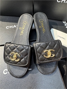 {{productViewItem.photos[photoViewList.activeNavIndex].Alt || productViewItem.photos[photoViewList.activeNavIndex].Description || 'Тапочки CHANEL'}}